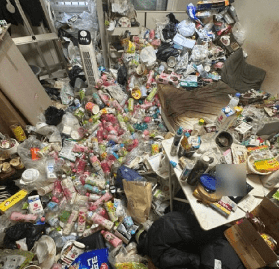 쓰레기집청소 — 작업 전